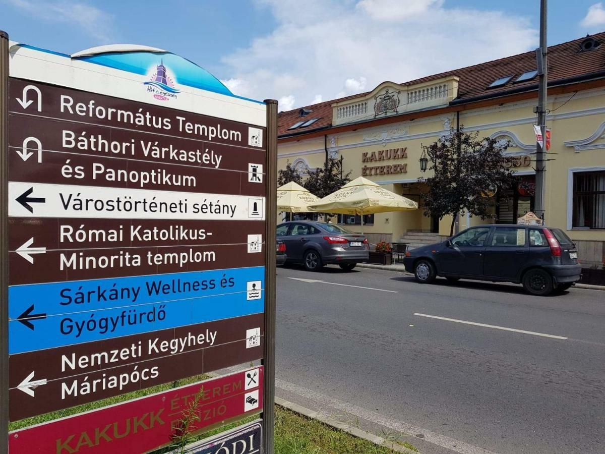 Kakukk Panzió Nyirbator Exterior foto